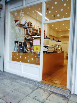 Flat White artisan cafe