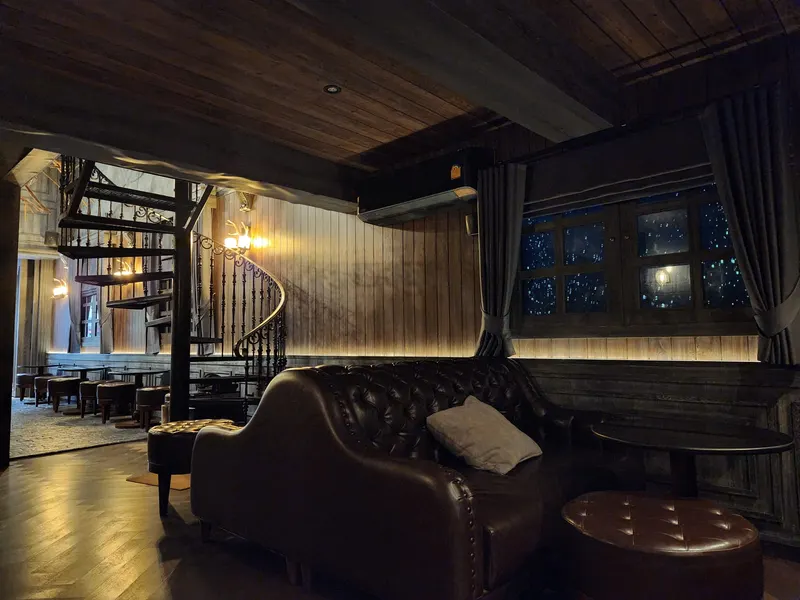 HEX BAR