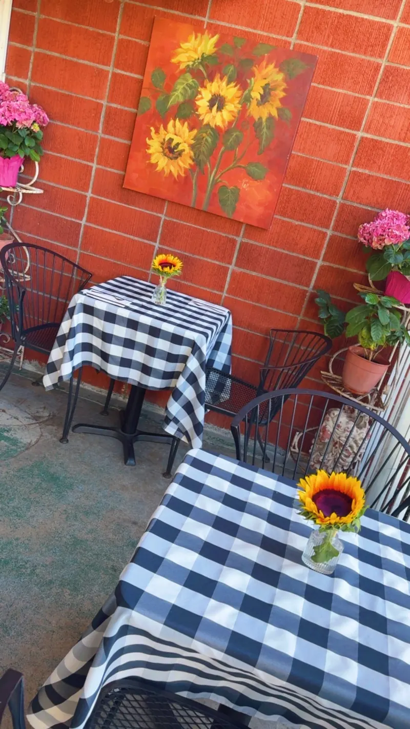 Compari's Trattoria