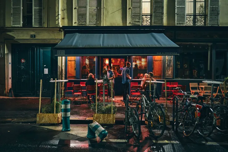 Bluebird in Sainte-Marguerite, Paris