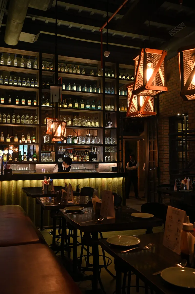 MS Bar and Lounge in Esplanade, Kolkata