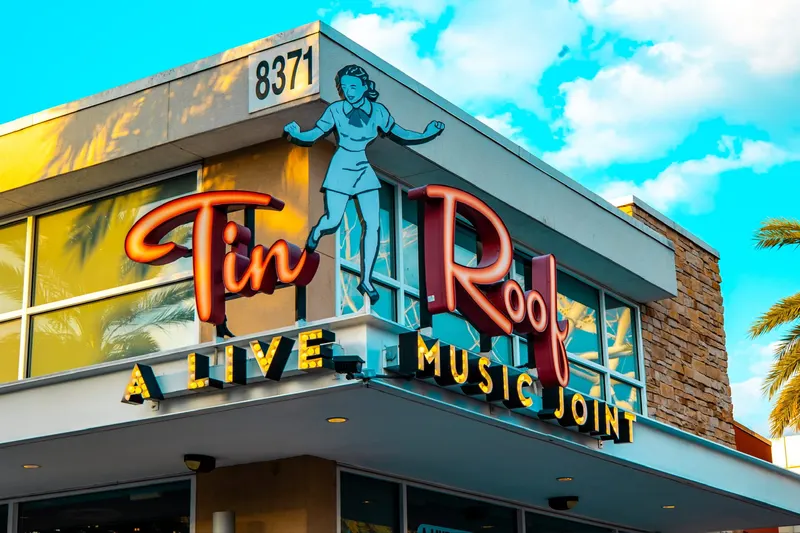 Tin Roof in Plaza Venezia, Orlando