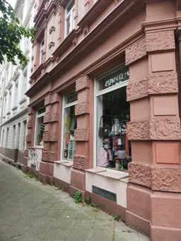 OLA Vintage & Second Hand Ware