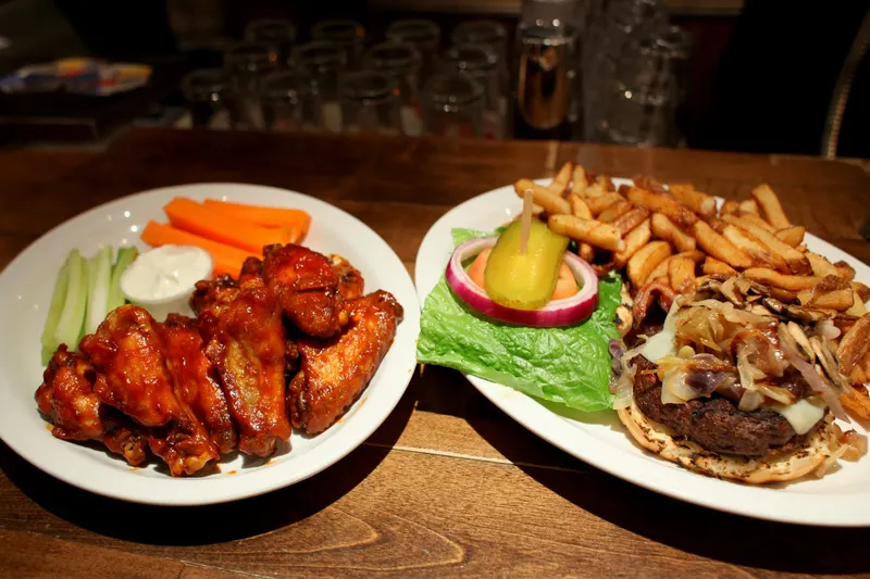 Ye Olde Orchard Pub & Grill in Pointe-Claire, Montreal