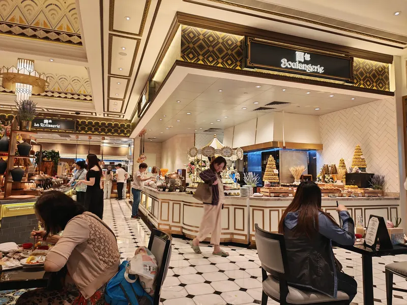 Le Buffet (The Parisian Macao) in São Lourenço, Macau