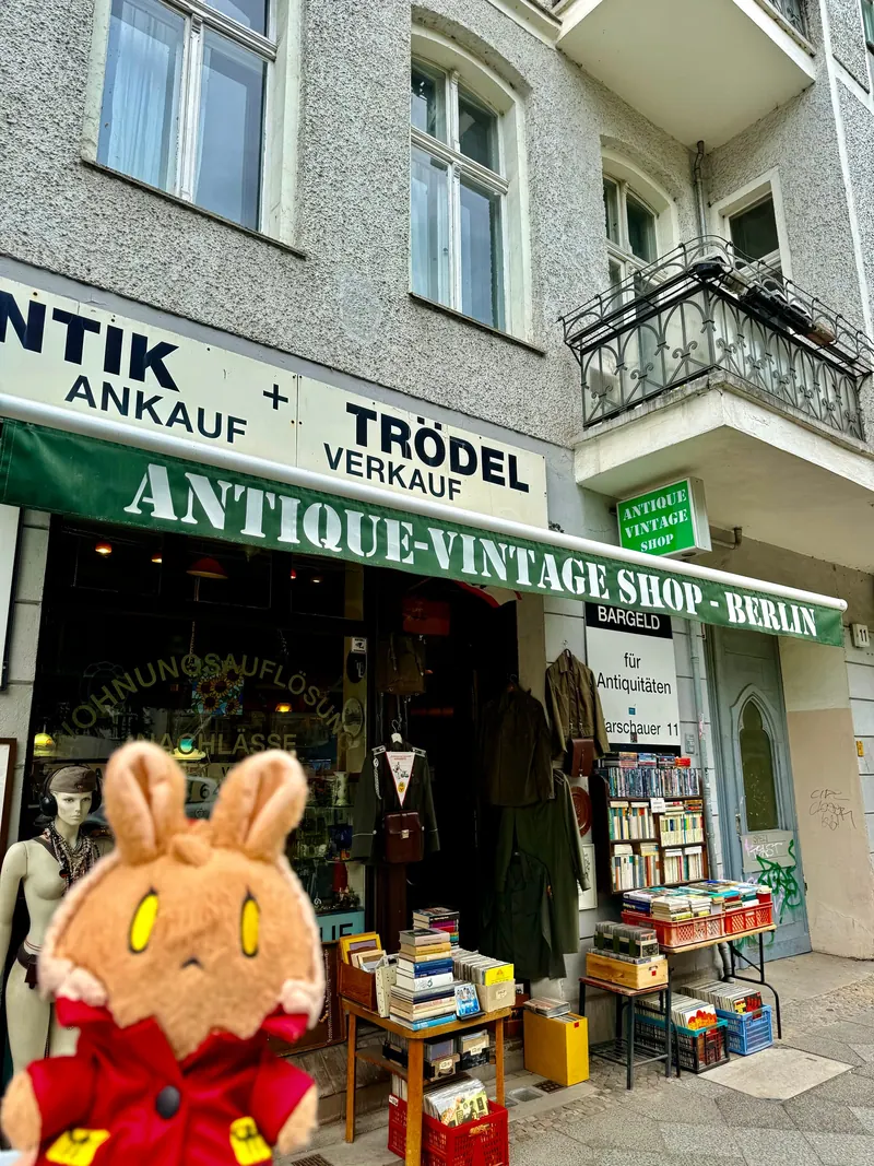Antik & Trödel - Antique Vintage Shop Berlin Germany