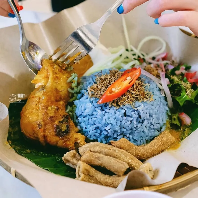 Nyonya Tingkat NU Sentral