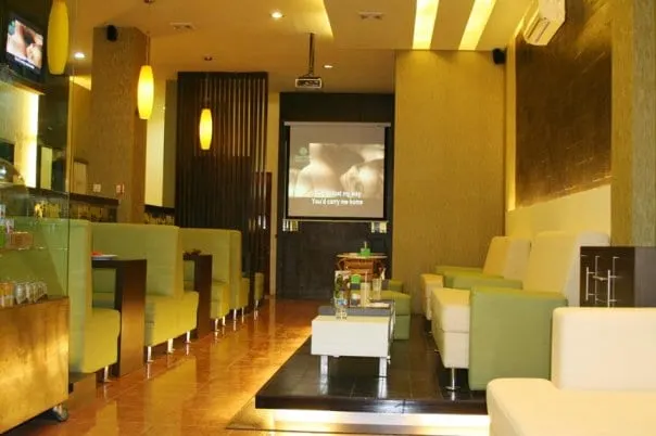 Lime Light Family Karaoke & Cafe - Karaoke Keluarga