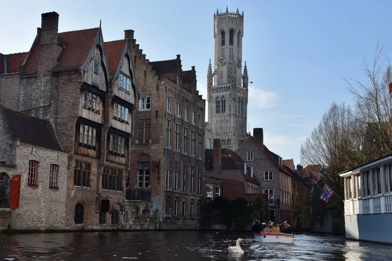 Rozenhoedkaai and the canals in Bruges