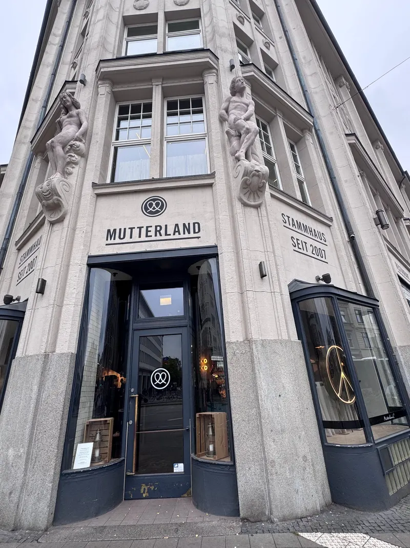MUTTERLAND Stammhaus