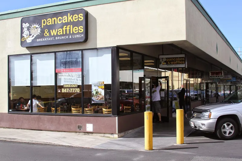 Pancakes & Waffles Kalihi in Dillingham, Honolulu