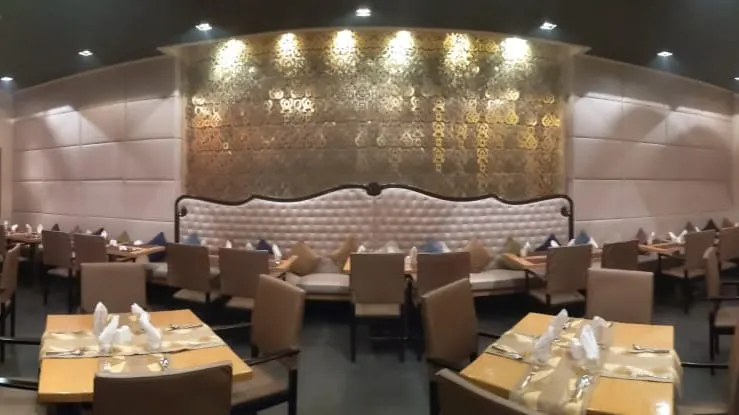 Mantra Dining Bar in Powai, Mumbai