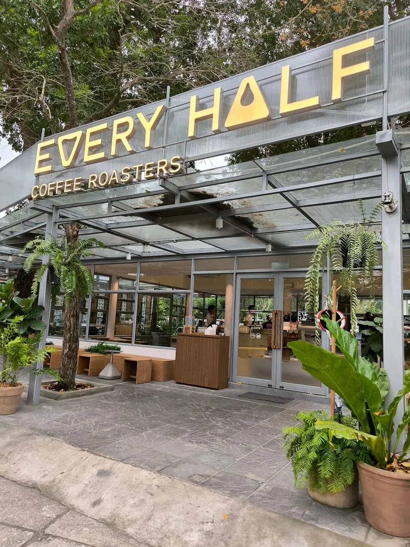 Every Half Coffee Roasters - Ngọc Hà