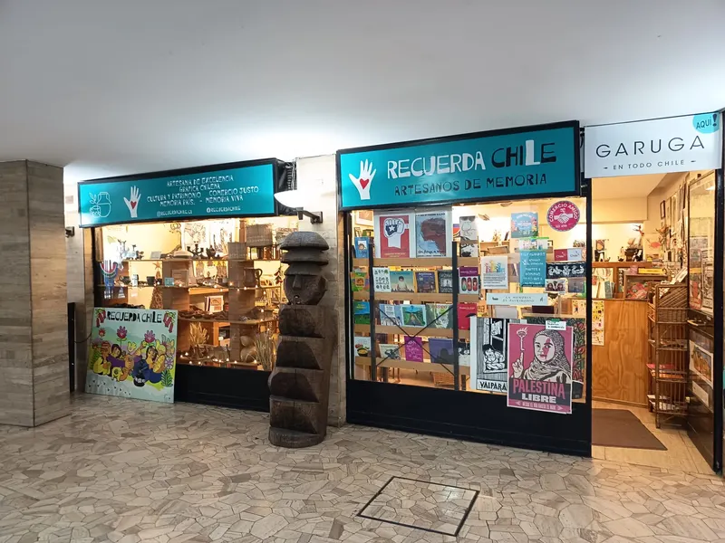 Recuerda Chile (Handicrafts / Souvenir Shop / Loja de Lembranças)