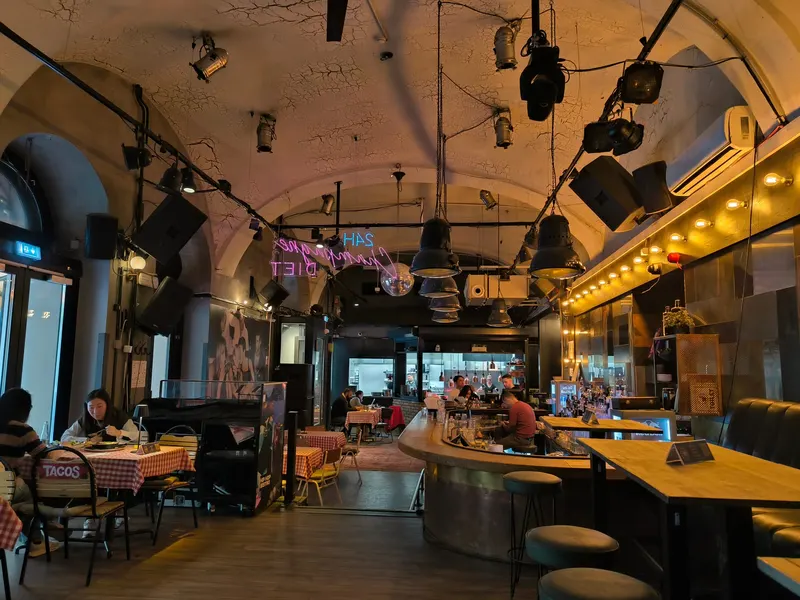 Ötkert in Lipótváros, Budapest