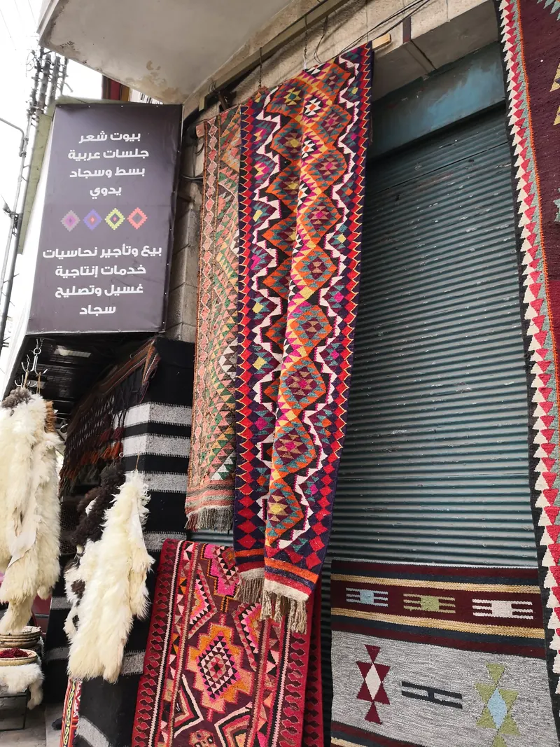 Farrah Carpets & Antiques