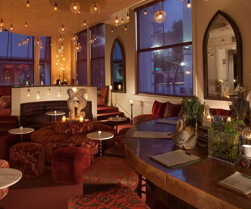 Loa Bar
