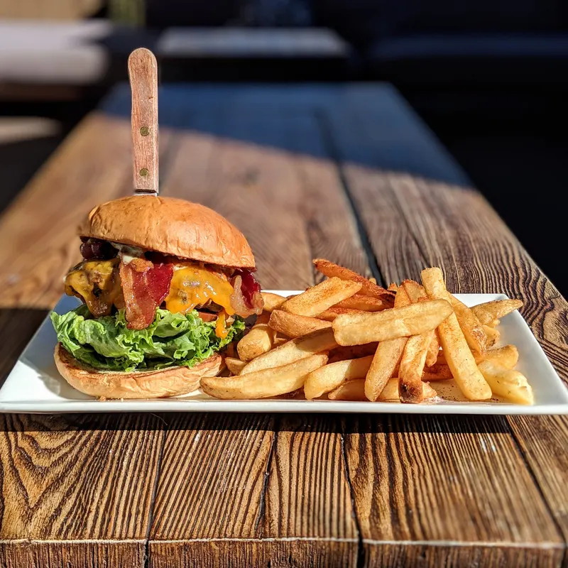 Urban MO's Bar & Grill