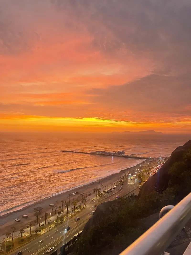 Larcomar and Miraflores Clifftop Parks