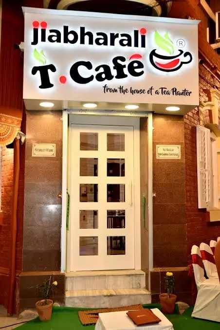 Jiabharali T-Café in Dhapa, Kolkata