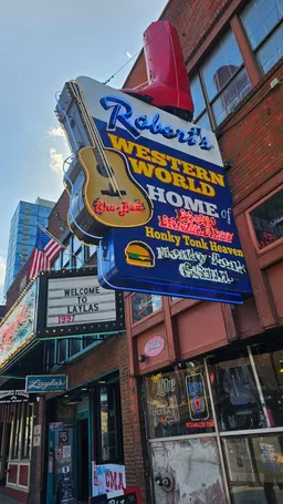 Robert's Western World