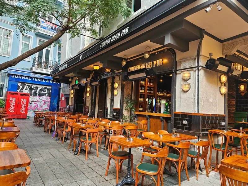 Corner Irish Pub