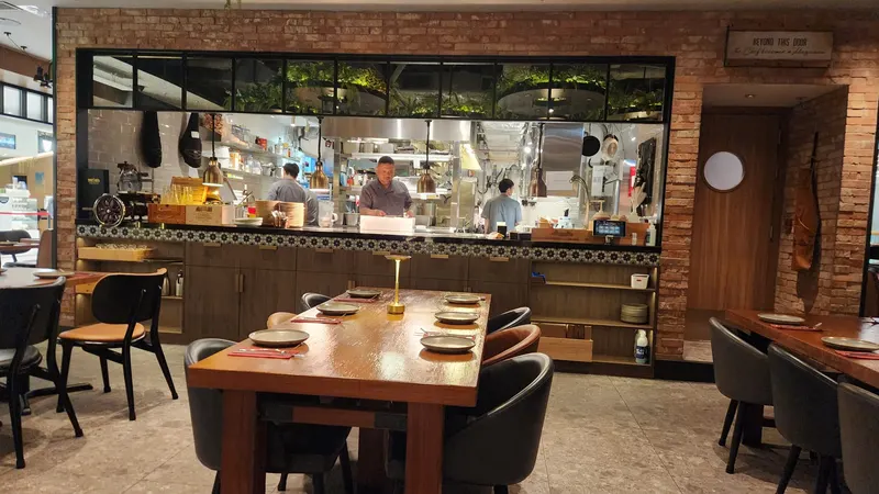 Chef’s Cuts Restaurant & Bar