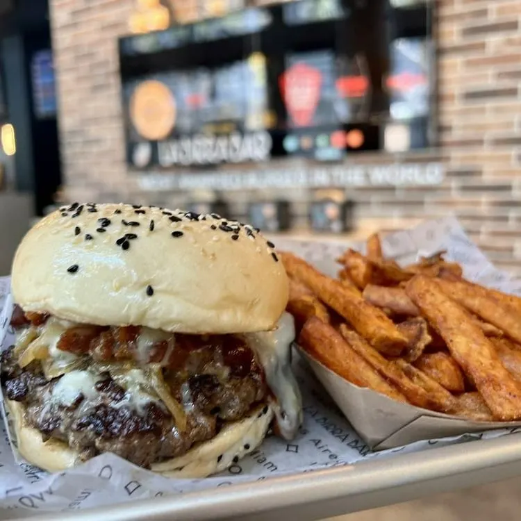 La Birra Bar (Burgers) - Wynwood