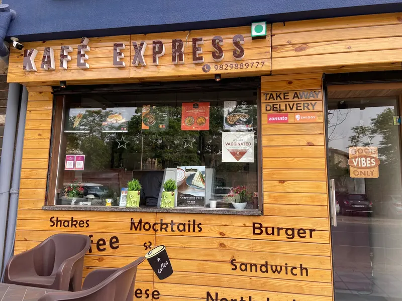 Kravers Kitchen in Lalkothi, Jaipur