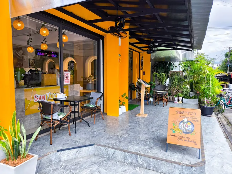 Sunflower Smoothies and Coffee & Breakfast