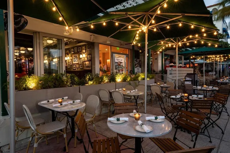 News Cafe in Flamingo/Lummus, Miami