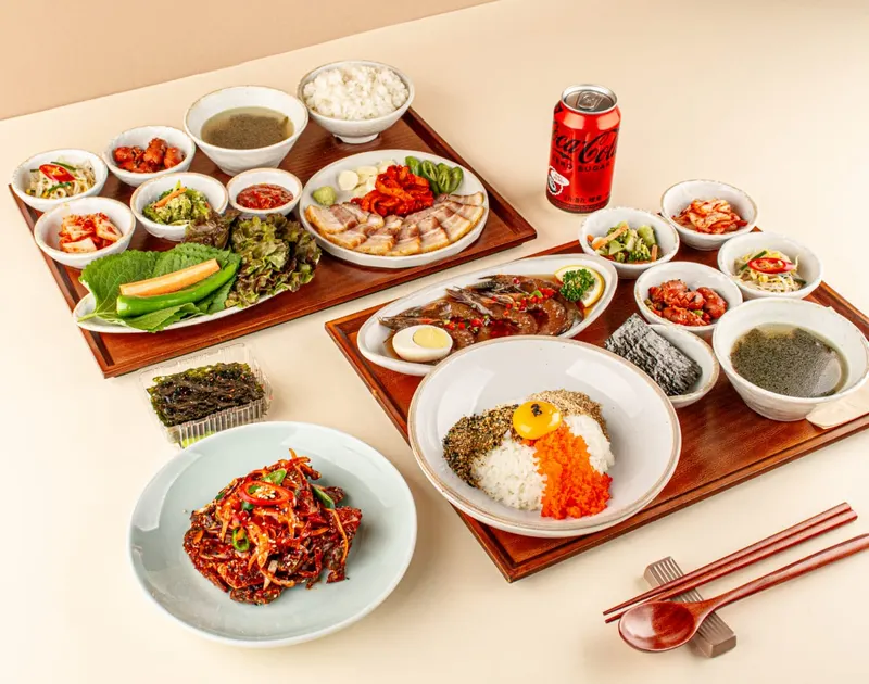 Muwol Table in Yeoksam-dong, Seoul