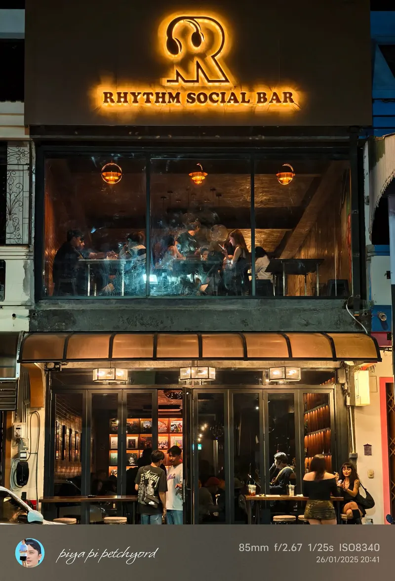 Rhythm social bar