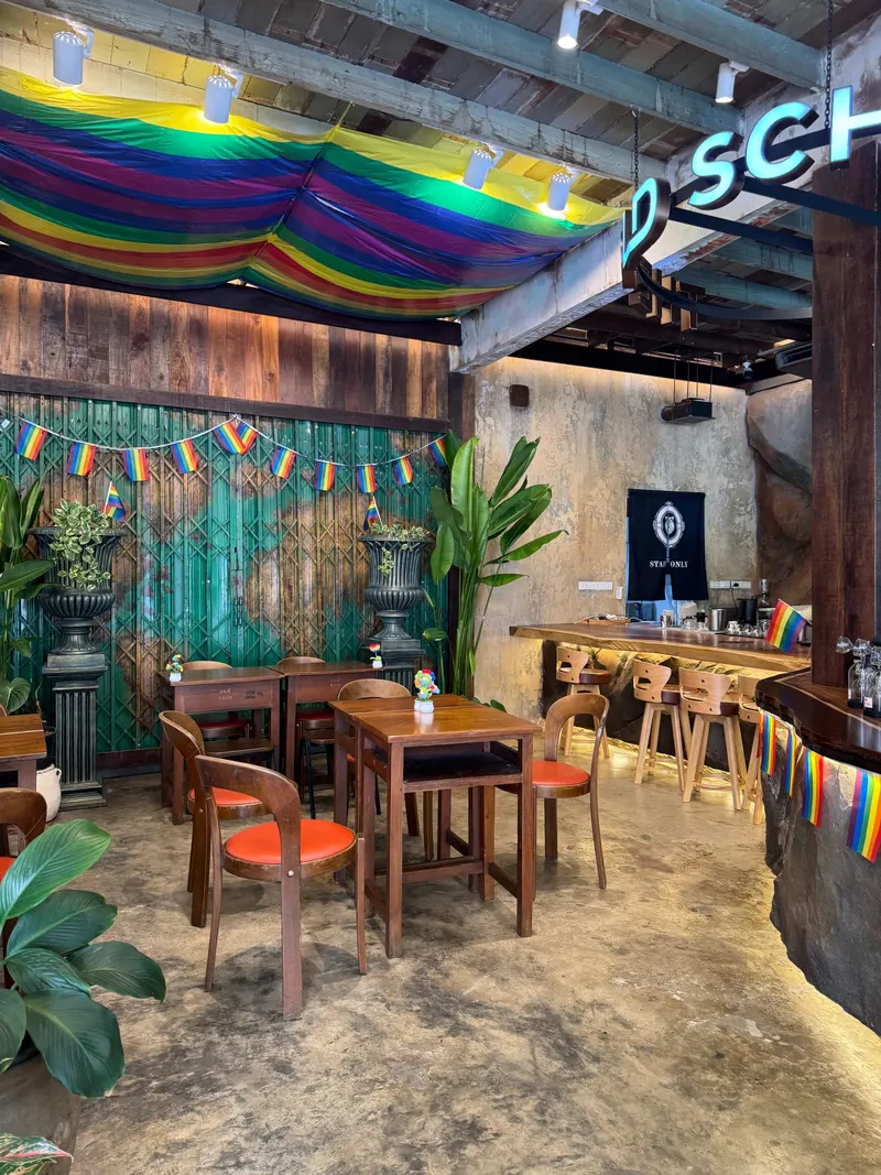 The Old School Specialty Coffee - เจริญนคร in Khlong San, Bangkok