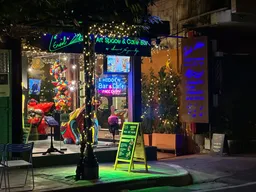 Vol de Nuit, The Hidden Bar