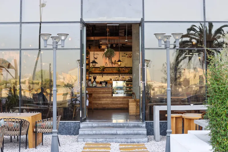 Flat White Specialty Coffee - Tawar Mall in Umm Lekhba, Doha
