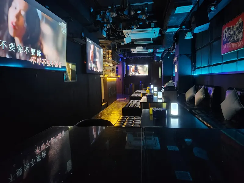 pinnacle bar & restaurant in Mong Kok, Hong Kong