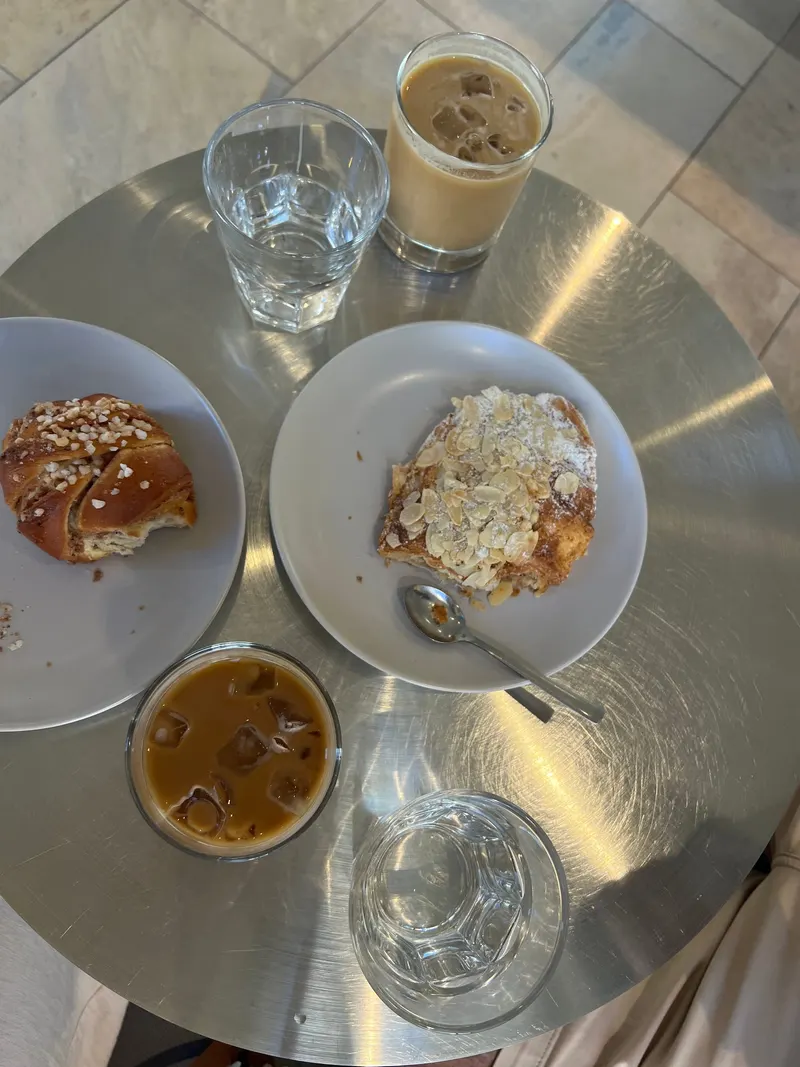 Four Beans Café