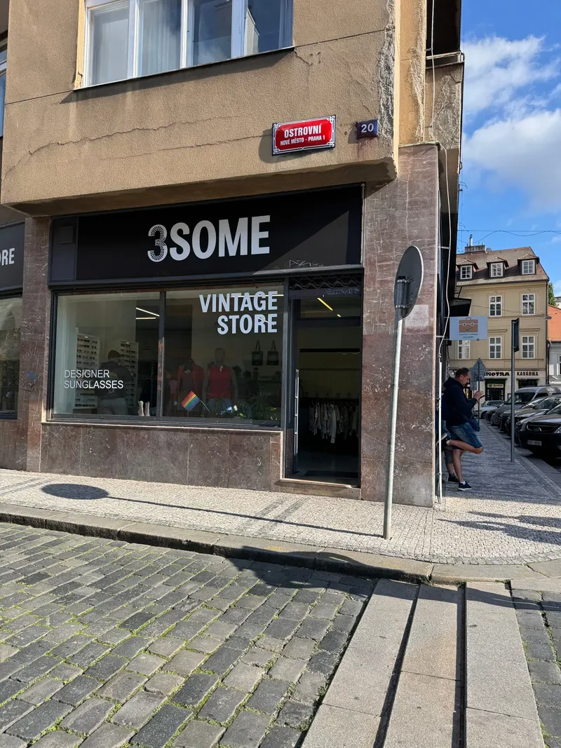 3SOME VINTAGE STORE