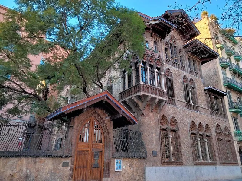 Casa Golferichs in La Nova Esquerra de l'Eixample, Barcelona
