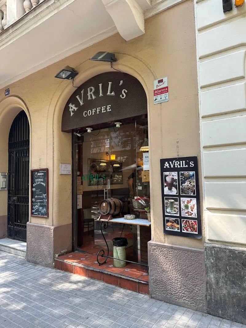 Avril's Cafè in La Nova Esquerra de l'Eixample, Barcelona