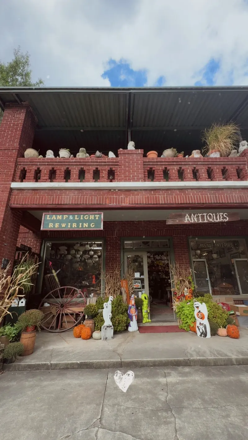 August Antiques in Stude, Houston