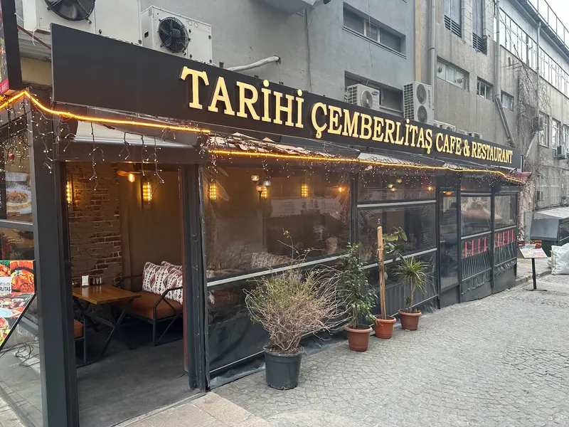 Tarihi Çemberlitaş Cafe Restaurant in Binbirdirek, Istanbul