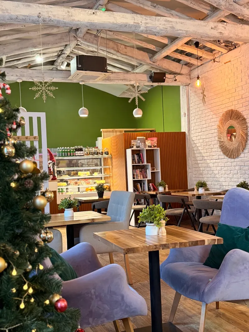 Groff Cafe in Nowogrodzka, Warsaw