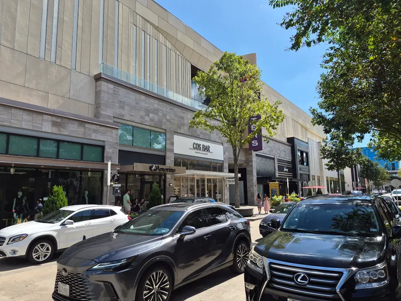 River Oaks District in Galleria, Houston