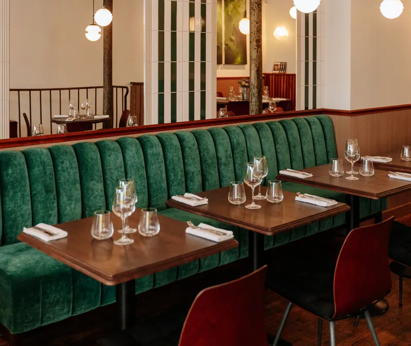 L'Almanach Montmartre in Clignancourt, Paris