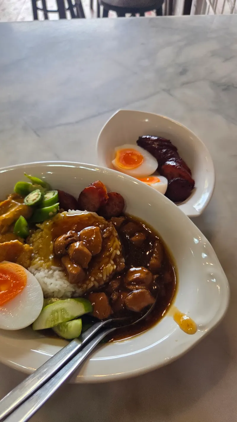 ร้านเหรียญทอง เจริญกรุง 23 (Golden Coin Charoen Krung) in Pom Prap Sattru Phai district, Bangkok