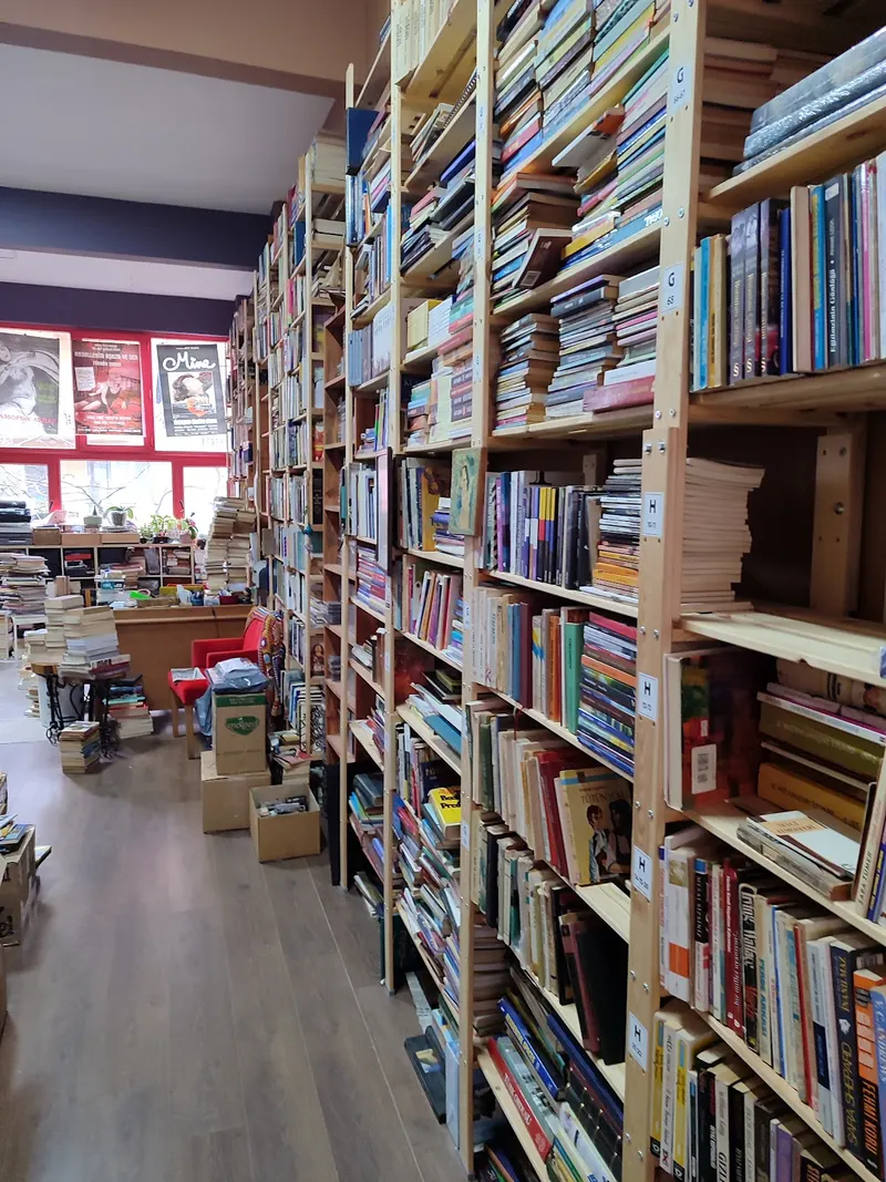On the way Antiquarian Bookstore