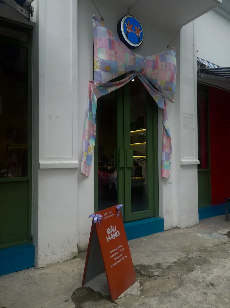 Đầu Hàng Stooooooooore in Đa Kao, Ho Chi Minh City