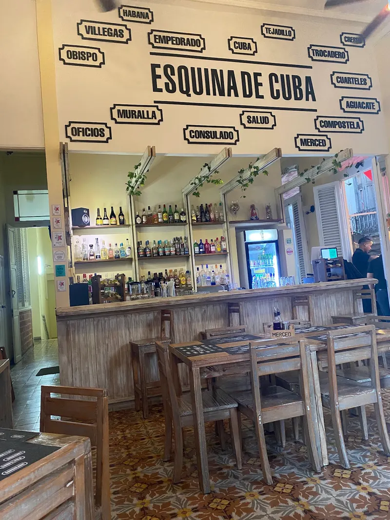 La Esquina de Cuba in Catedral, Havana